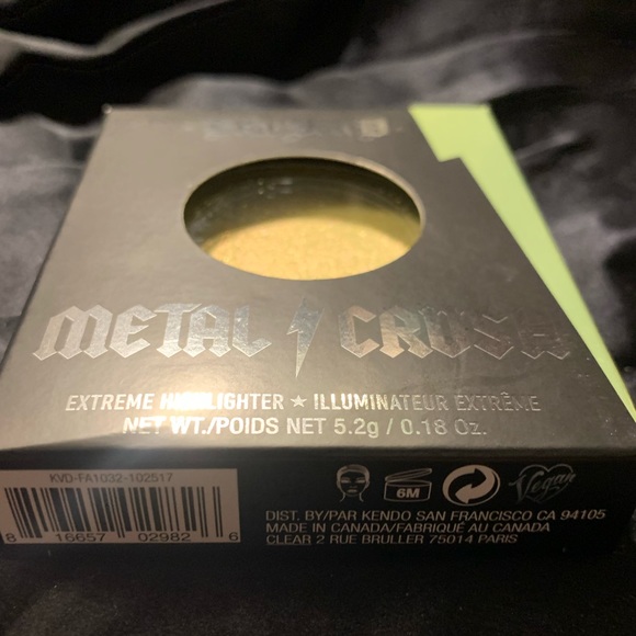 Kat Von D Metal Crush Extreme Highlighter Full Size shade “Gravitron” - Picture 5 of 7